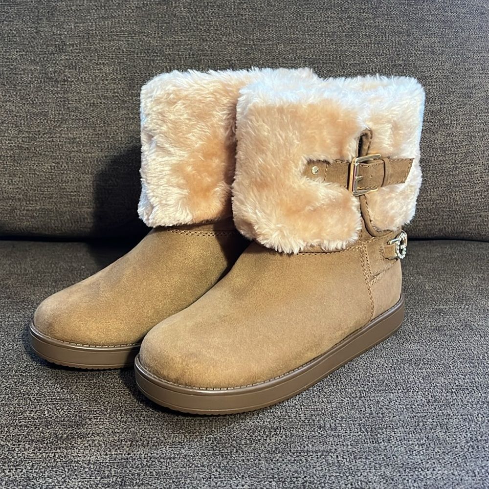 New GBG Los Angeles Aleya Faux Fur Boots Women’s Size 5.5 in Chestnut